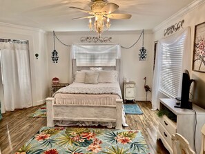 3 chambres, bureau, fer et planche à repasser, accès au Wi-Fi (inclus)