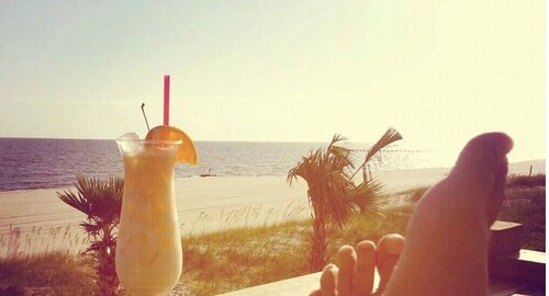 Stylish Coastal Escape | 3BR Shabby Chic + Optional Cottage, Walk to Beach & Fun