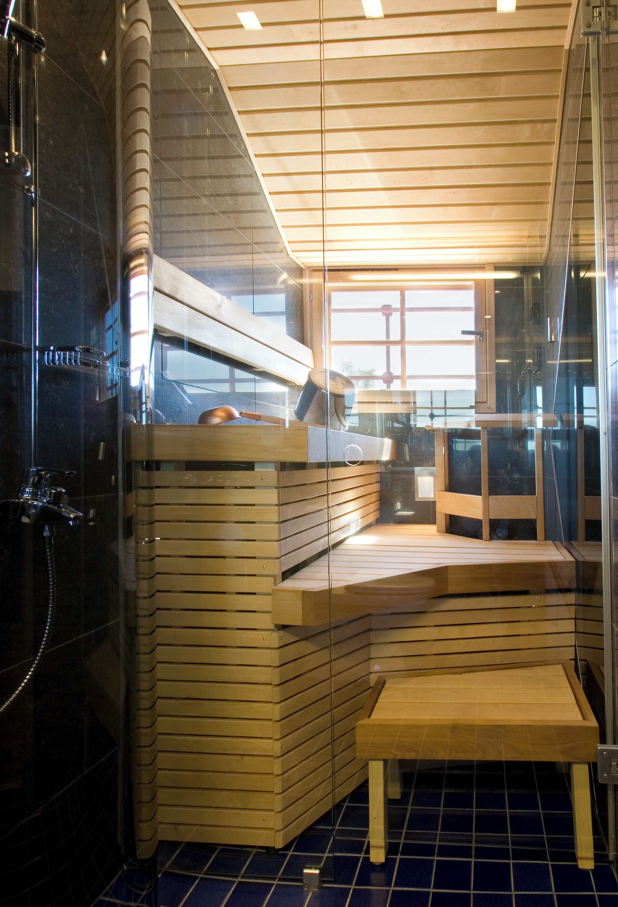club suite, sauna, annex building | bathroom amenities | shower, free toiletries, hair dryer, towels