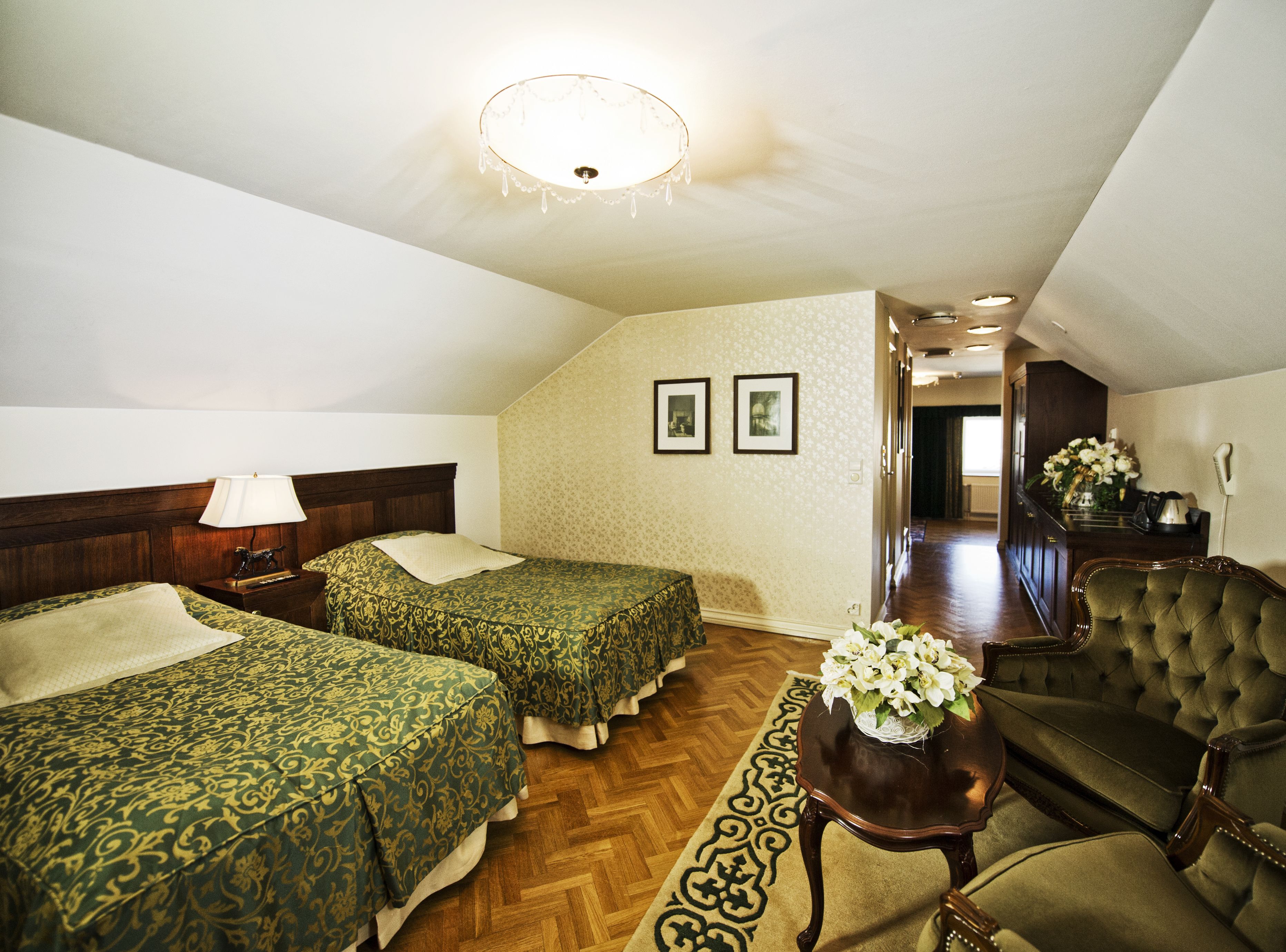 suite | individually decorated, individually furnished, iron/ironing board