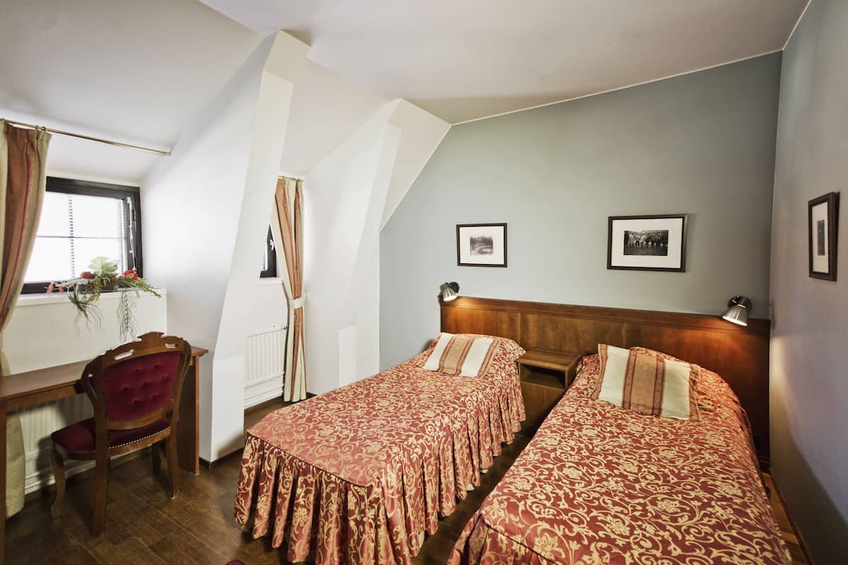 Standard Room, Annex Building | Individually decorated, individually furnished, iron/ironing board