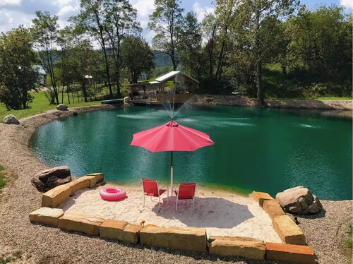 Cabin and Private Basketball Gym, Hocking Hills