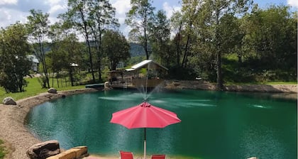 Cabin and Private Basketball Gym, Hocking Hills