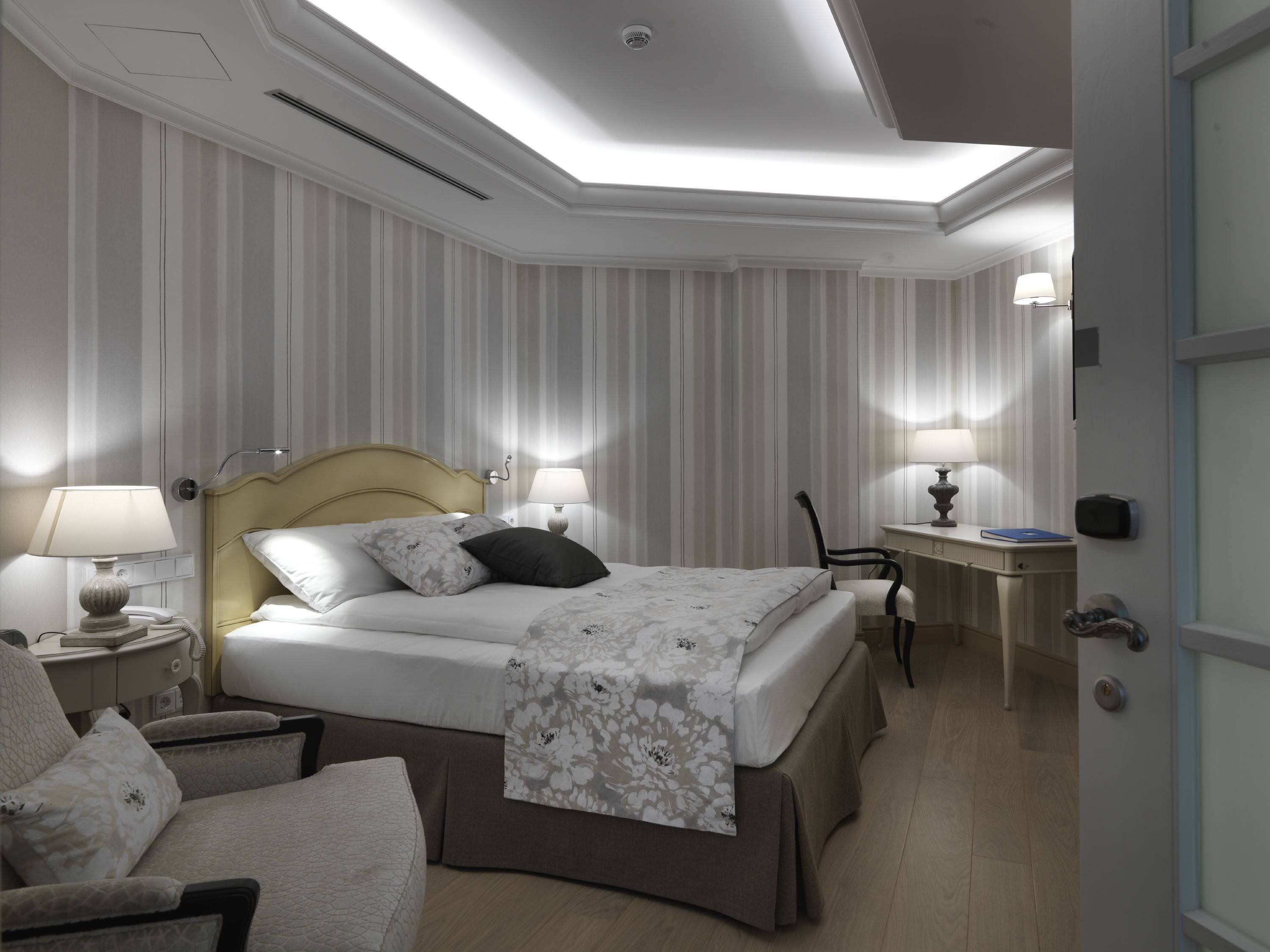 standard double room, 1 queen bed, inner hotel space view | 1 bedroom, in-room safe, soundproofing, free wifi