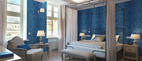 Deluxe Double Room, 1 Queen Bed, City View | In-room safe, soundproofing, free WiFi, bed sheets