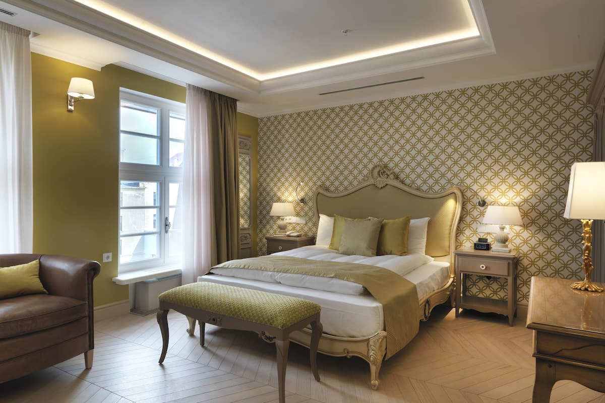 Luxury Suite, 1 Queen bed and 1 Sofa, City View | In-room safe, soundproofing, free WiFi, bed sheets