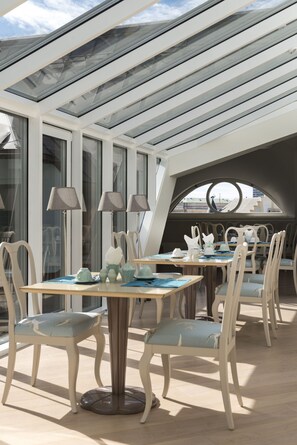 Daily buffet breakfast (EUR 20 per person) - Relais Le Chevalier (Riga)