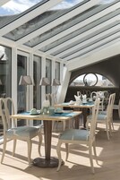 每日供应自助式早餐（每人 EUR 20）