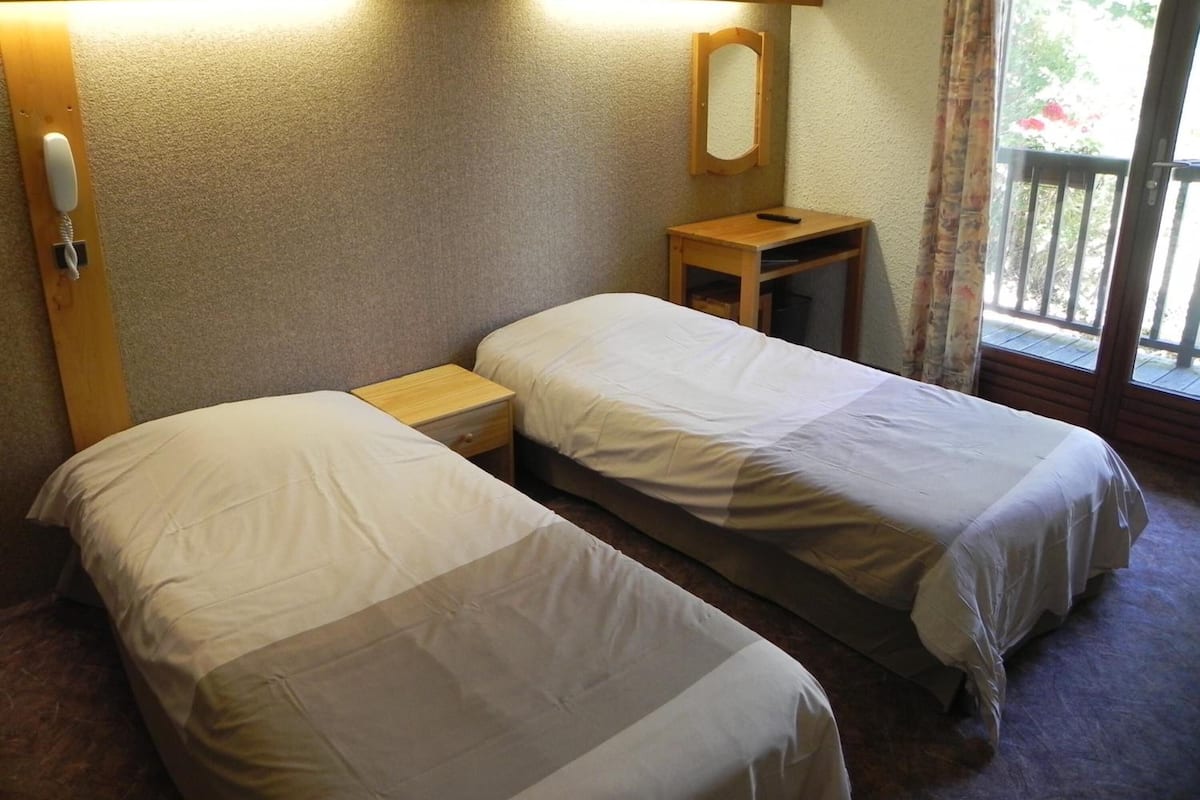 desk, iron/ironing board, cots/infant beds, free wifi