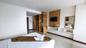Deluxe Double Room | 1 bedroom, premium bedding, blackout curtains, soundproofing