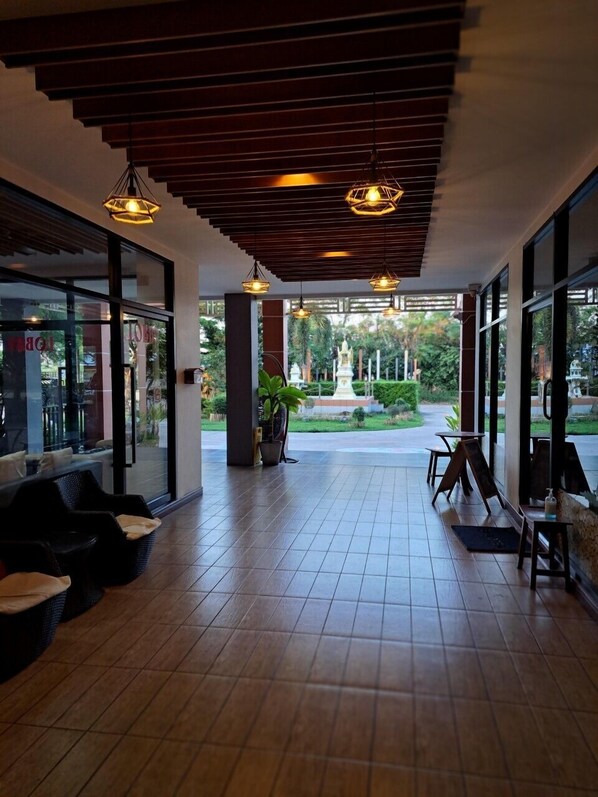Interior entrance - Sakura Boutique Hotel (Pluak Daeng)