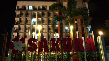 Fachada del alojamiento - Noche