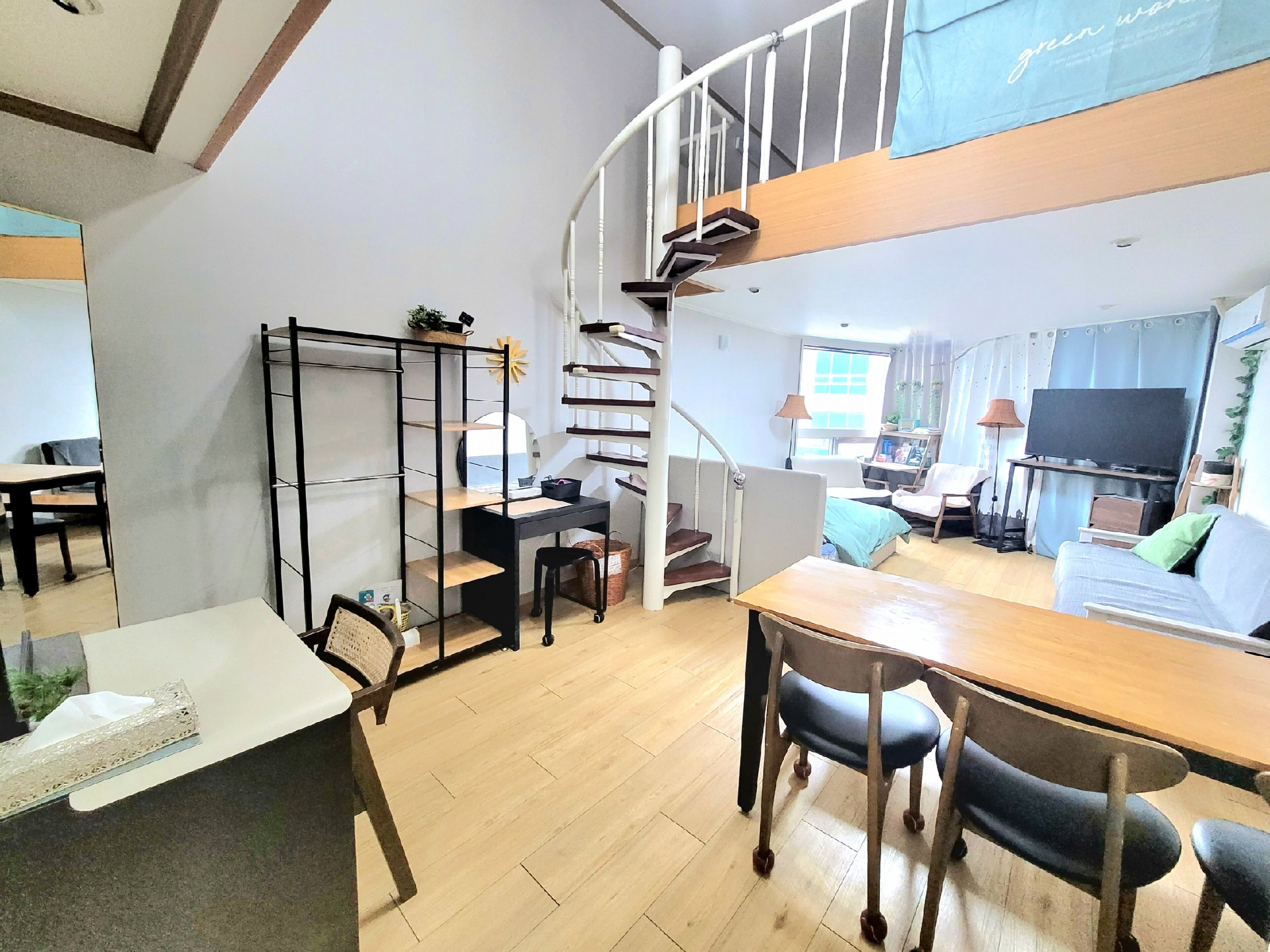 Premium Duplex, 2 Bedrooms, Pets Allowed, Lakeside | Living area | 42-inch flat-screen TV with digital channels, TV, heated floors