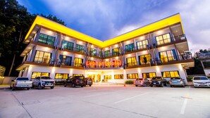 Front of property - evening/night - The Lephant Hotel (Phunphin)