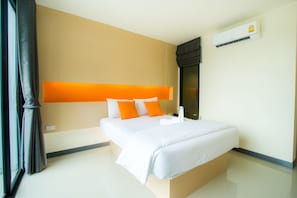 Minibar, desk, free WiFi, bed sheets - The Lephant Hotel (Phunphin)