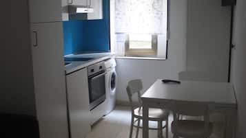 Stovetop, cookware/dishes/utensils