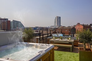 Big Ben - Two Bedroom Penthouse Suite with Balconies | City view