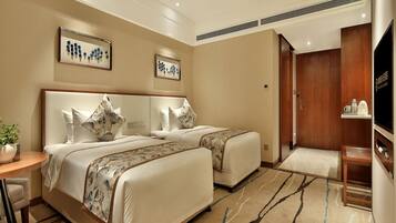 Desk, blackout drapes, soundproofing, free WiFi