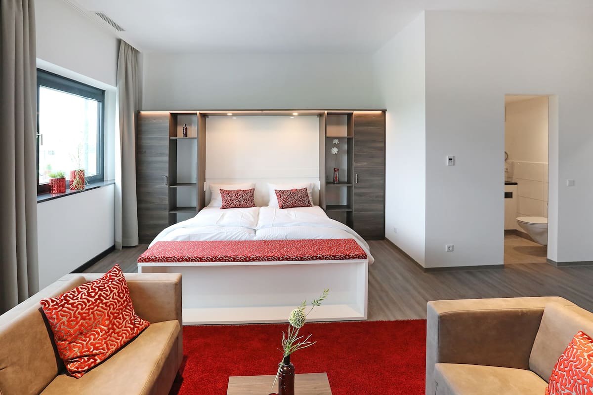 premium bedding, in-room safe, desk, free wifi