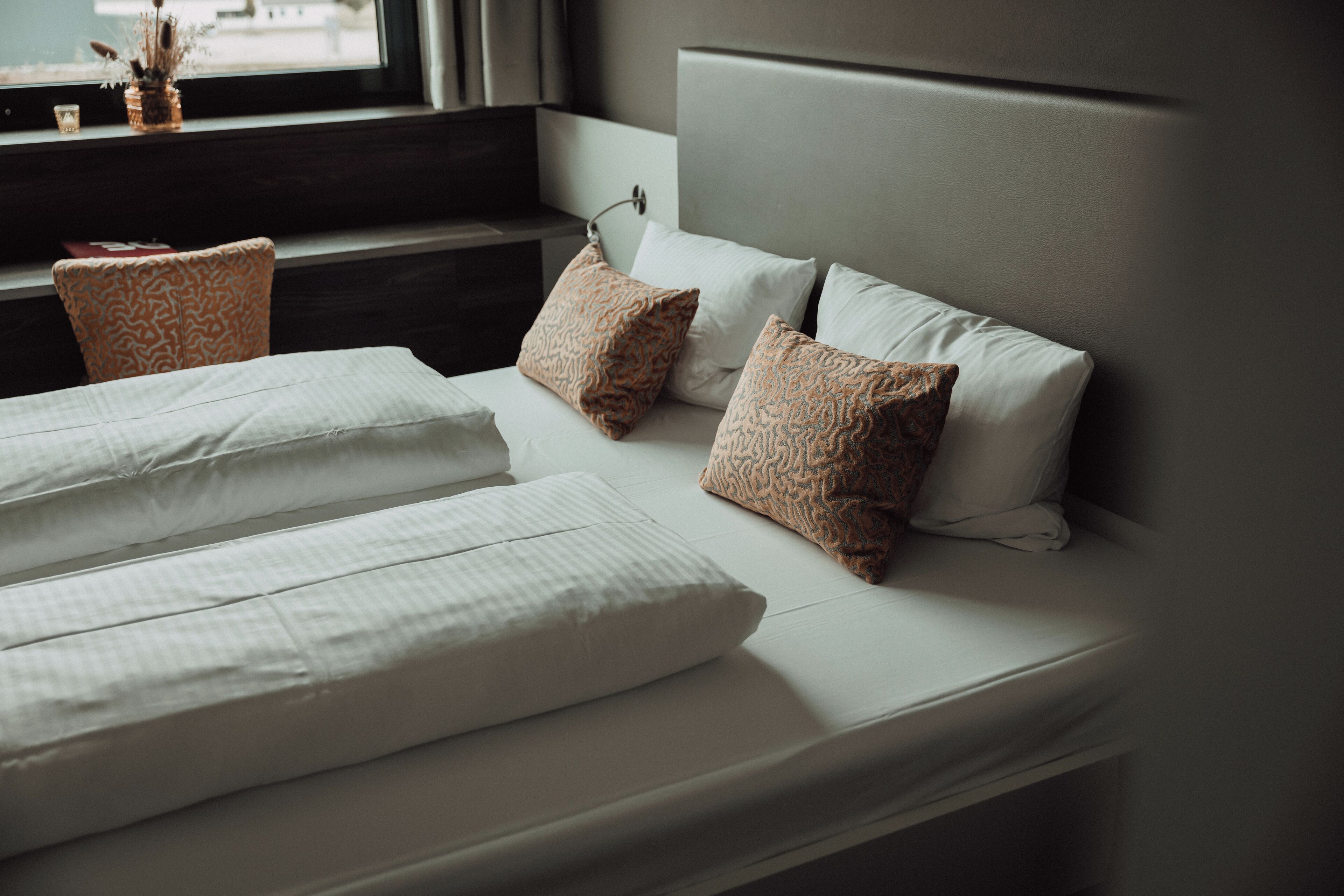 premium bedding, in-room safe, desk, free wifi