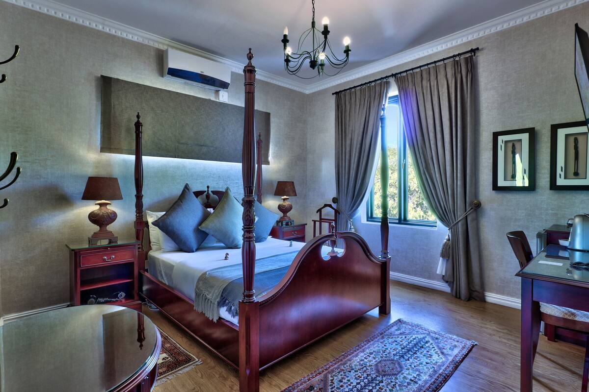 Deluxe Double Room | Minibar, in-room safe, desk, free WiFi