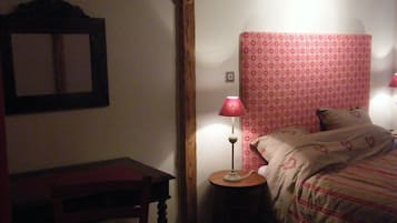 1 bedroom, premium bedding, free cots/infant beds, free WiFi