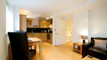 Apartment, 1 Bedroom | Lobby sitting area