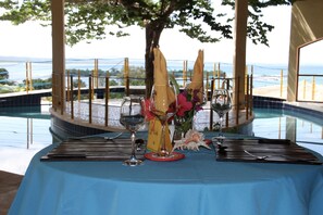 Lunch and dinner served - Oasis Lodge (Fenoarivo Atsinanana)