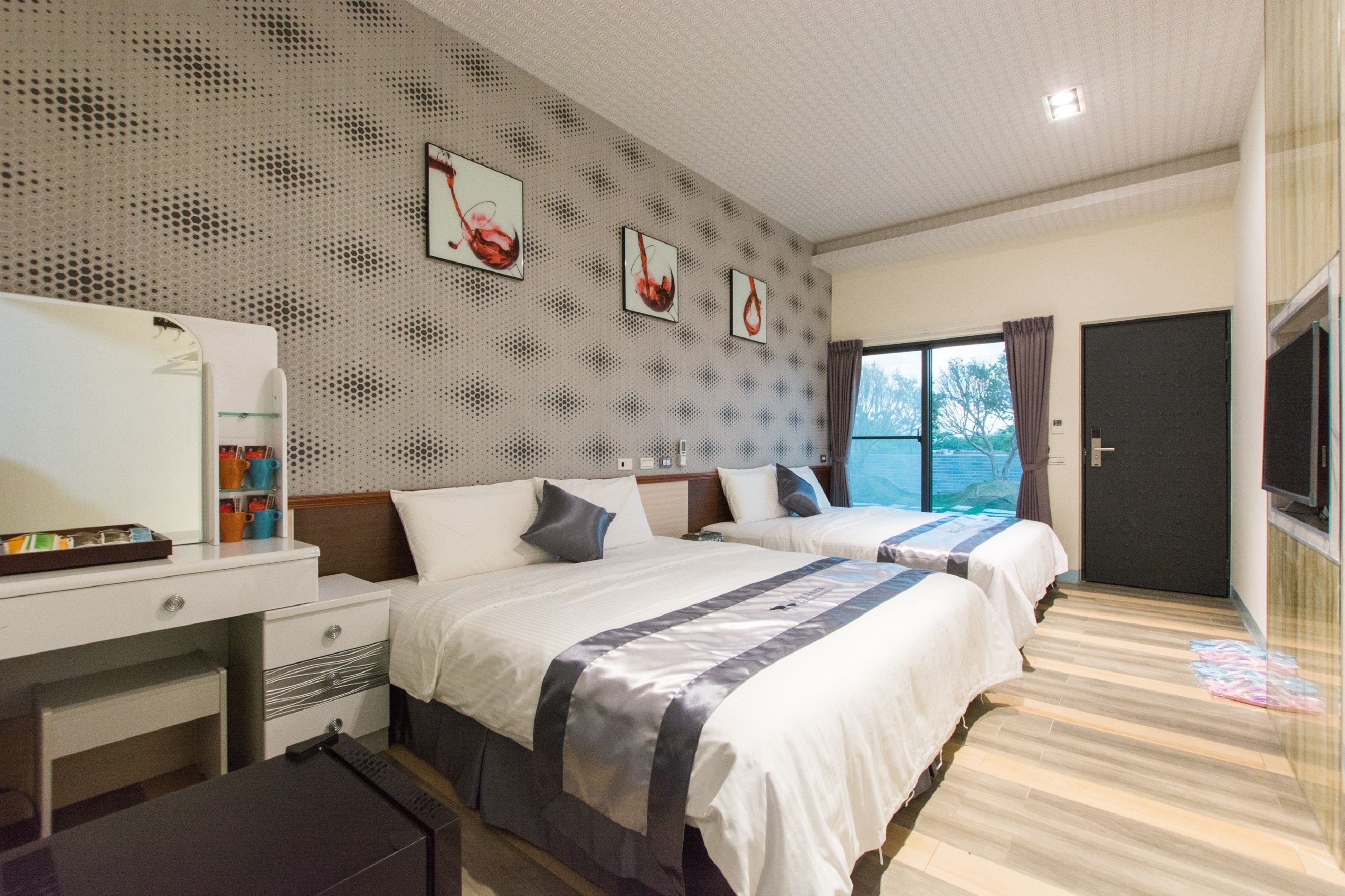 villa | desk, blackout curtains, free wifi, bed sheets