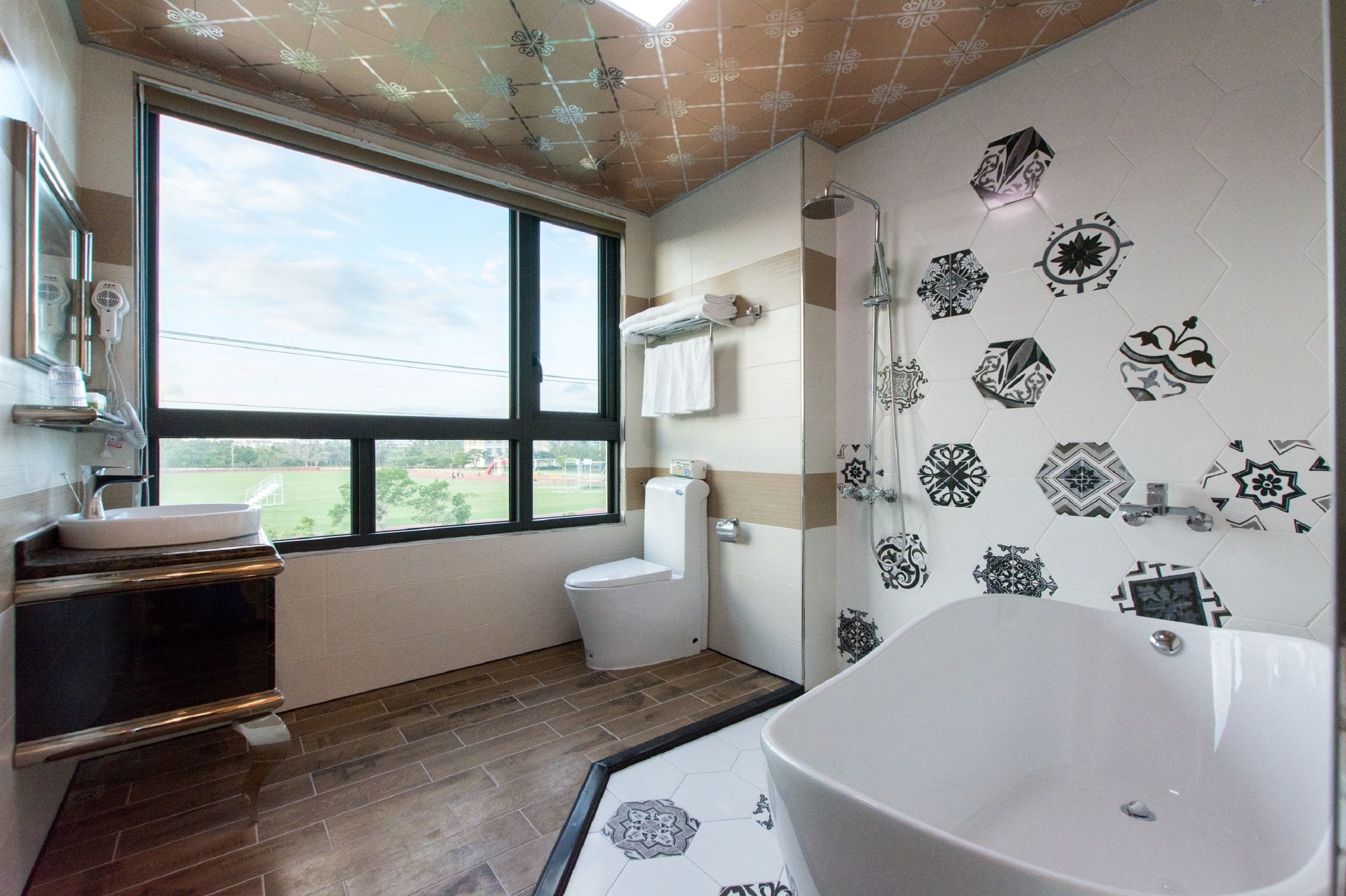 desk, blackout curtains, free wifi, bed sheets