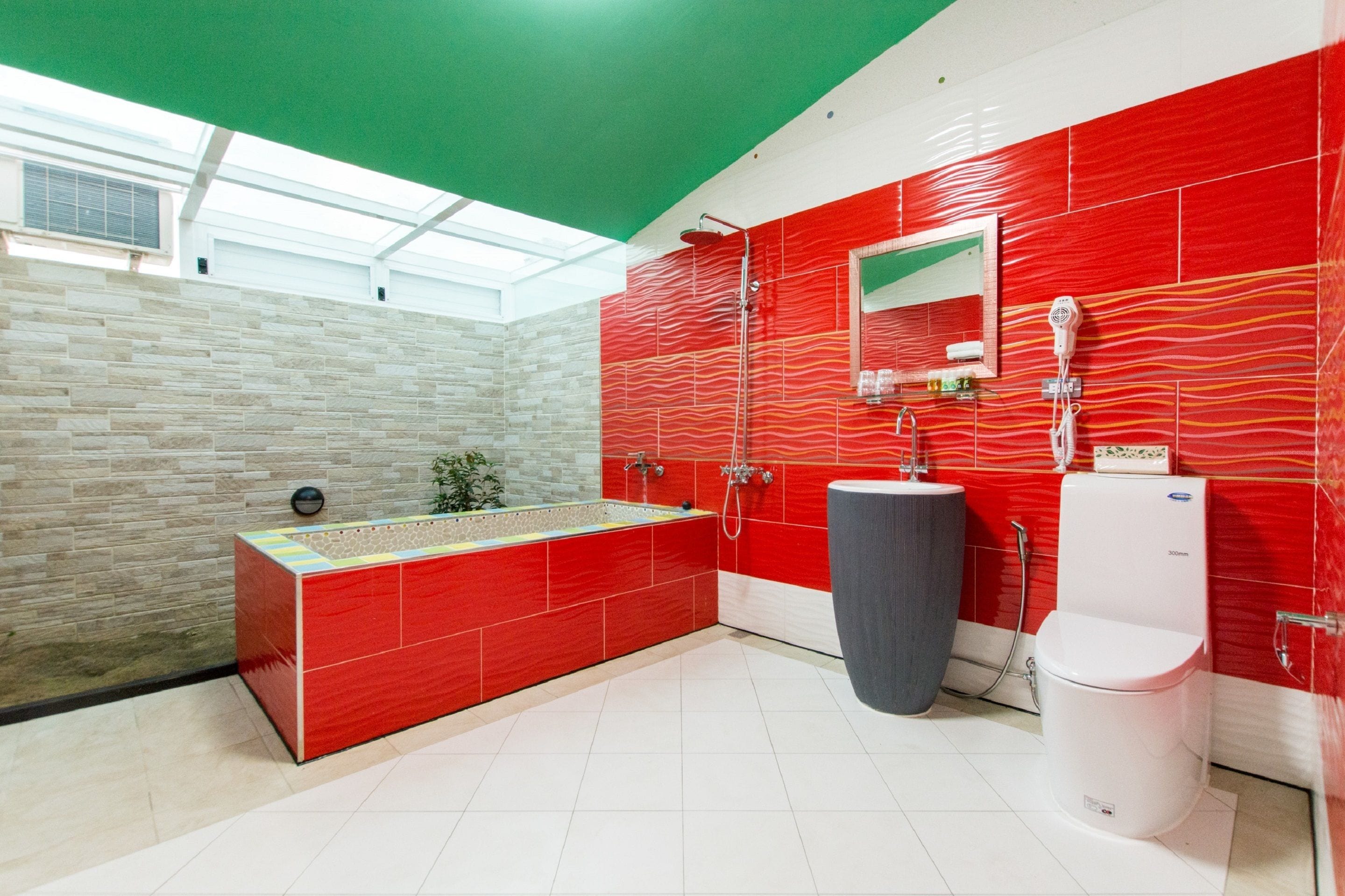 villa | desk, blackout curtains, free wifi, bed sheets