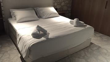 1 bedroom, premium bedding, soundproofing, free WiFi
