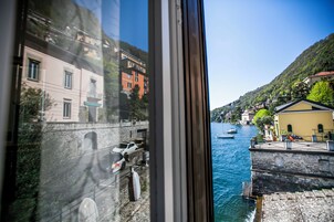 Ducha, artículos de tocador gratuitos, secador de pelo, bidet