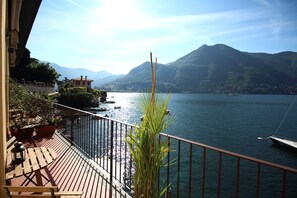 Exclusive-Apartment, 1 Schlafzimmer, Seeblick | Terrasse/Patio
