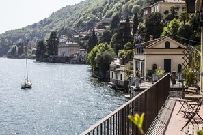 Appartement exclusif, 1 chambre, vue sur le lac | Balcon