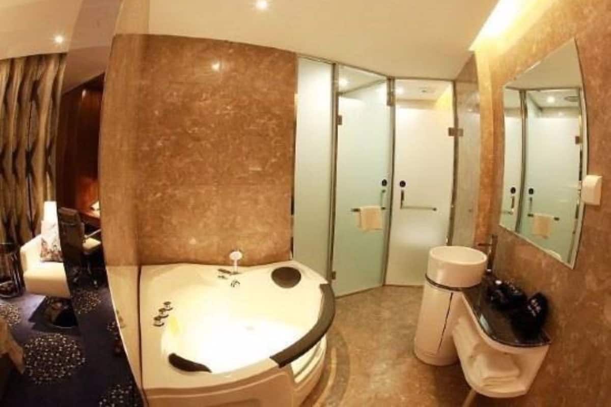 Minibar, desk, iron/ironing board, free WiFi