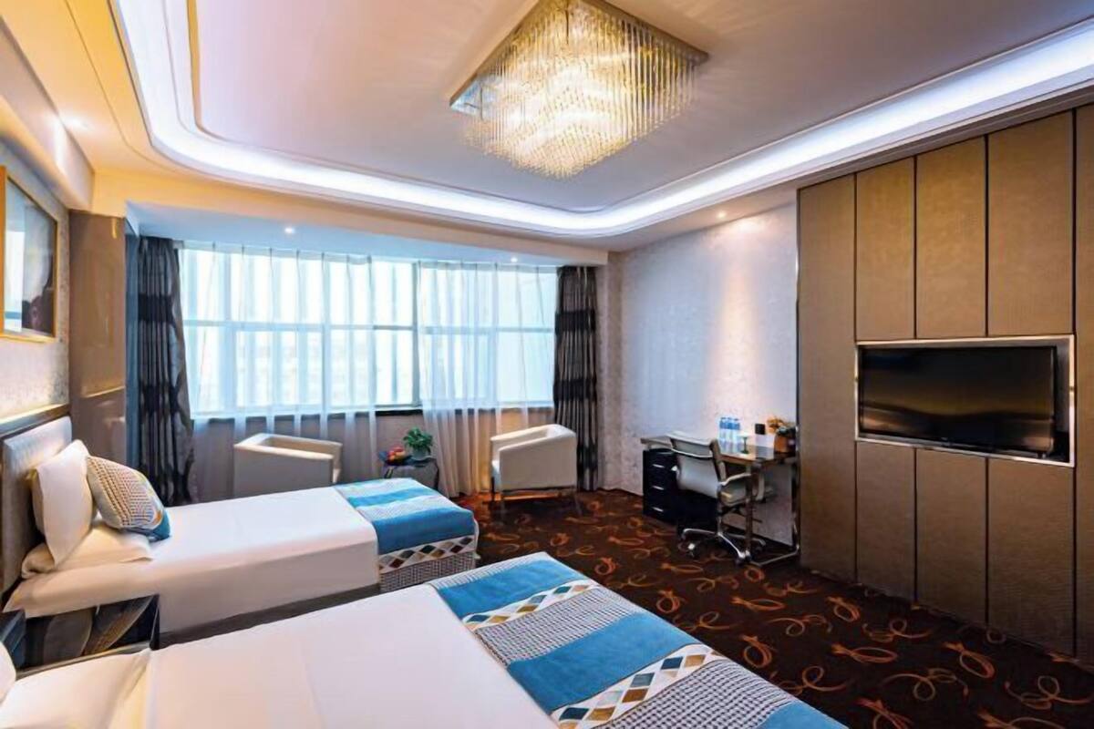 Minibar, desk, iron/ironing board, free WiFi