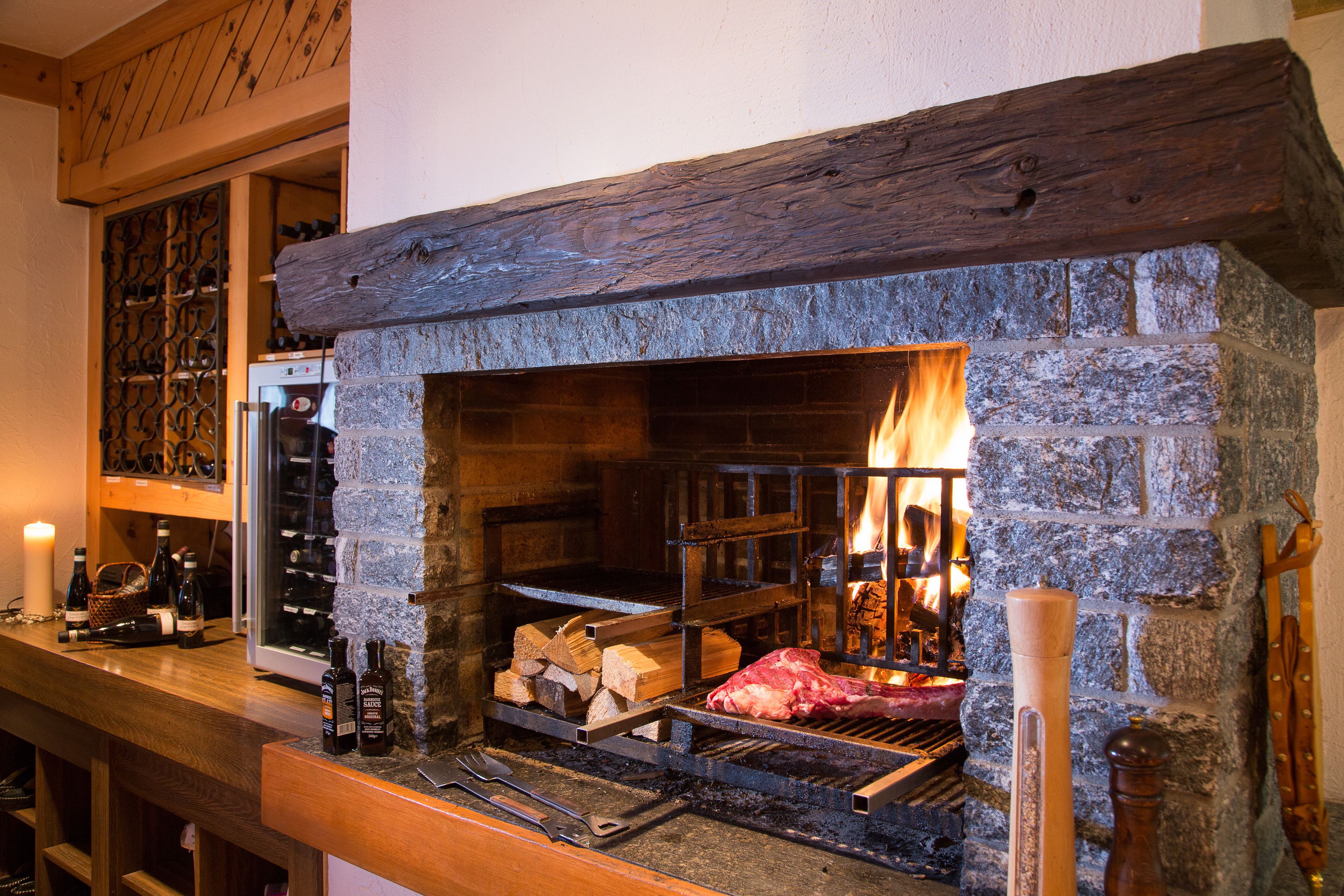 lunch and dinner served