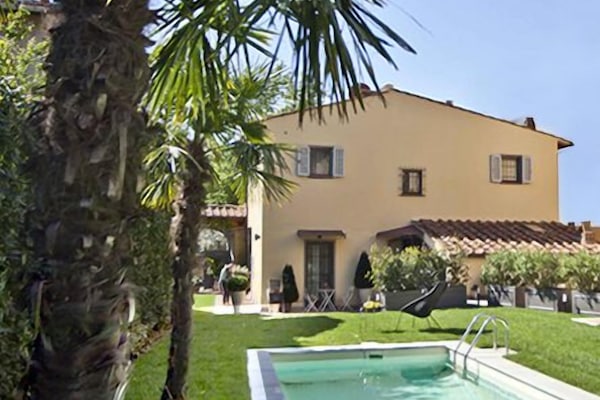 Seasonal outdoor pool, pool umbrellas, sun loungers