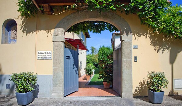 Entrée de l’hébergement