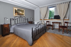 Triple Room | Blackout curtains, rollaway beds, free WiFi, bed sheets