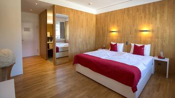 Caja de seguridad en la habitación y escritorio