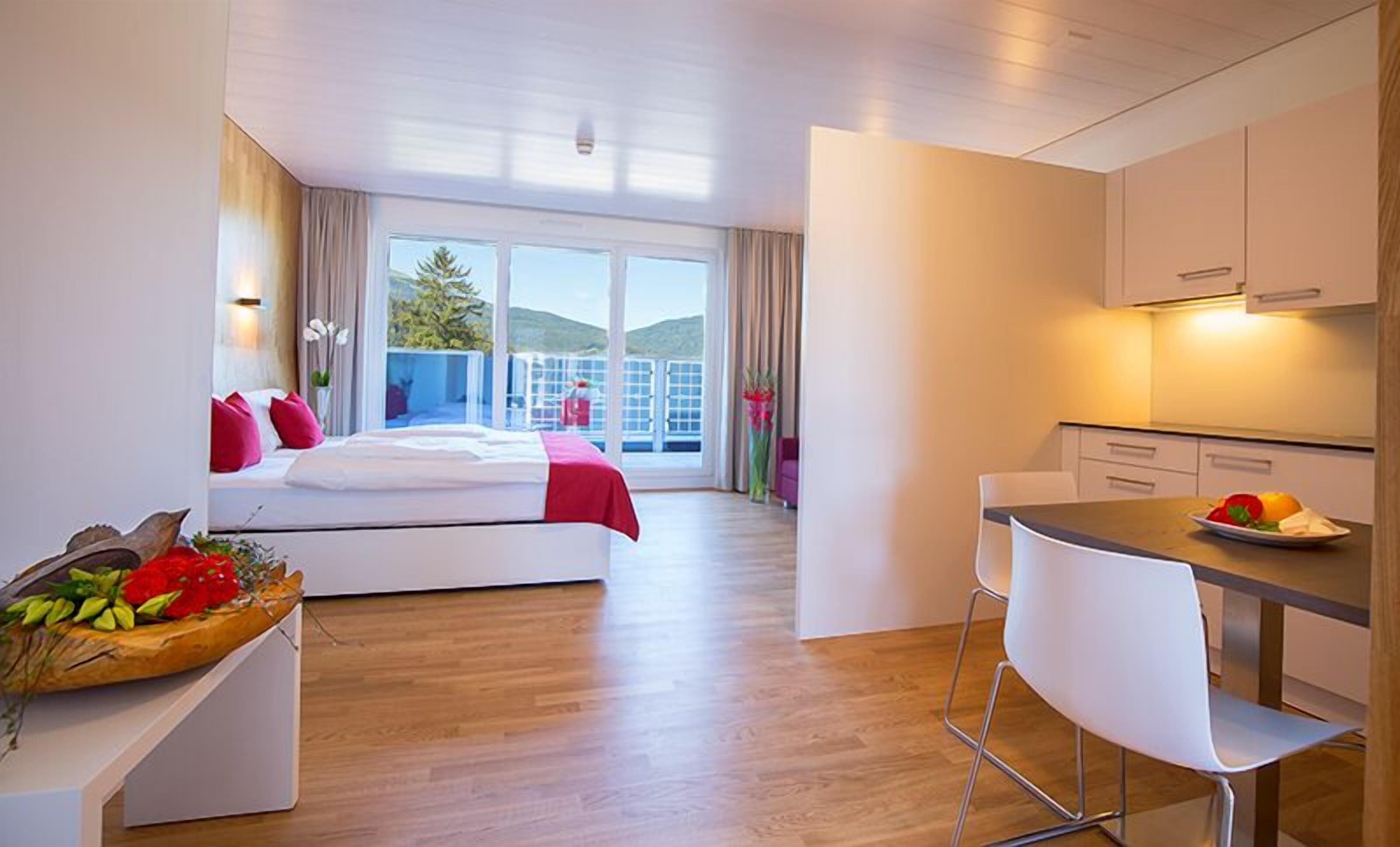 In-room safe, desk, iron/ironing board, free WiFi