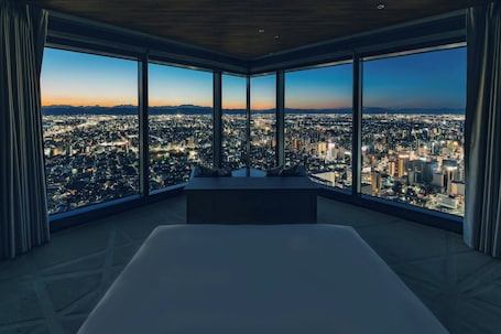 Premium bedding, down comforters, in-room safe, blackout drapes. Nagoya Prince Hotel Sky Tower