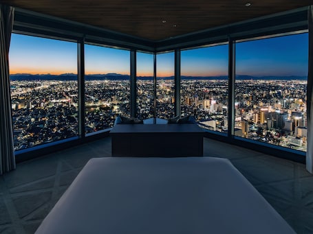 Deluxe Corner King with Club Lounge Access Non Smoking | Premium bedding, down comforters, in-room safe, blackout drapes. Nagoya Prince Hotel Sky Tower