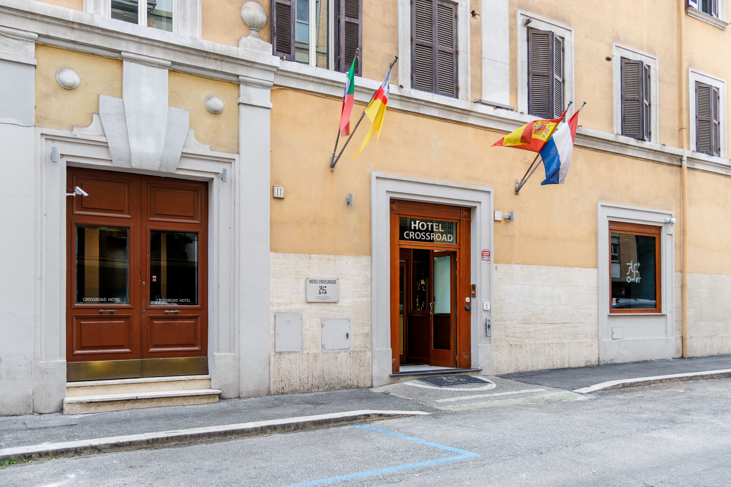 Photo - Crossroad Hotel