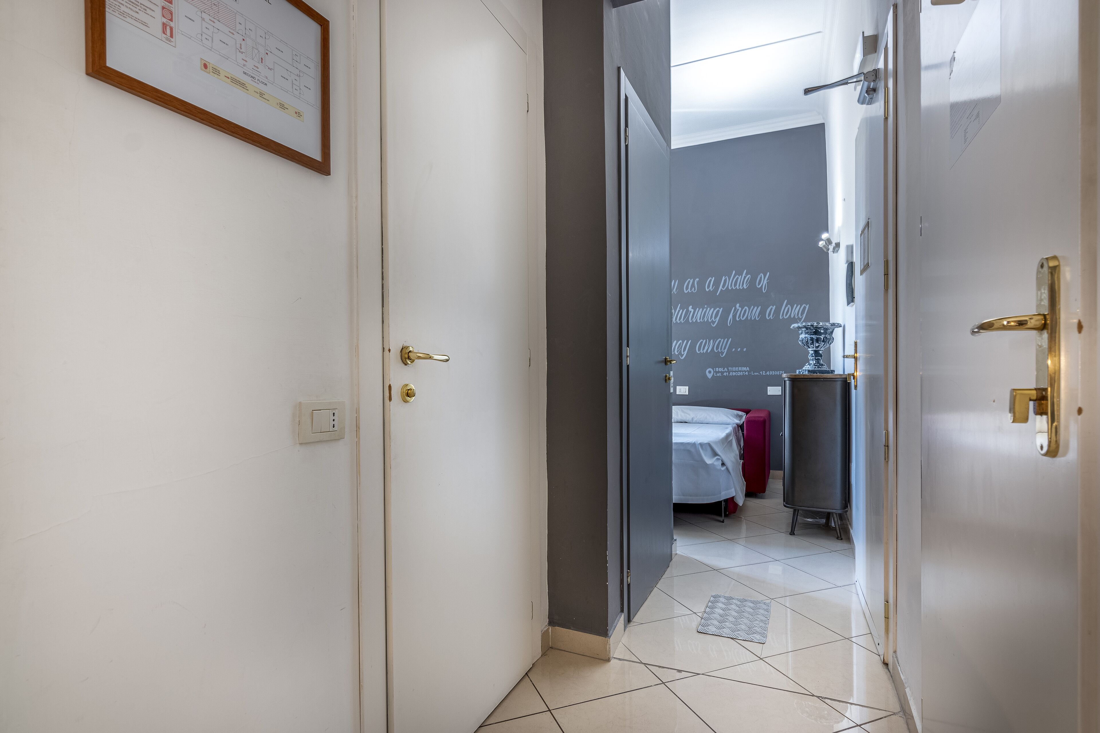 Photo - Crossroad Hotel