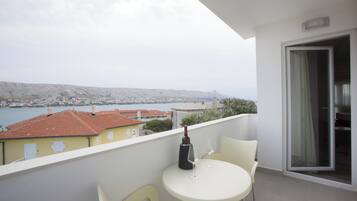 Superior kamer, 1 twee- of 2 eenpersoonsbedden, terras | Luxe beddengoed, donsdekens, Select Comfort-bedden, een minibar