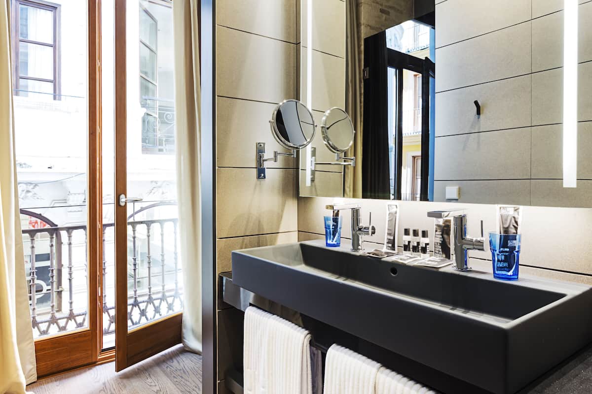 junior suite | bathroom sink