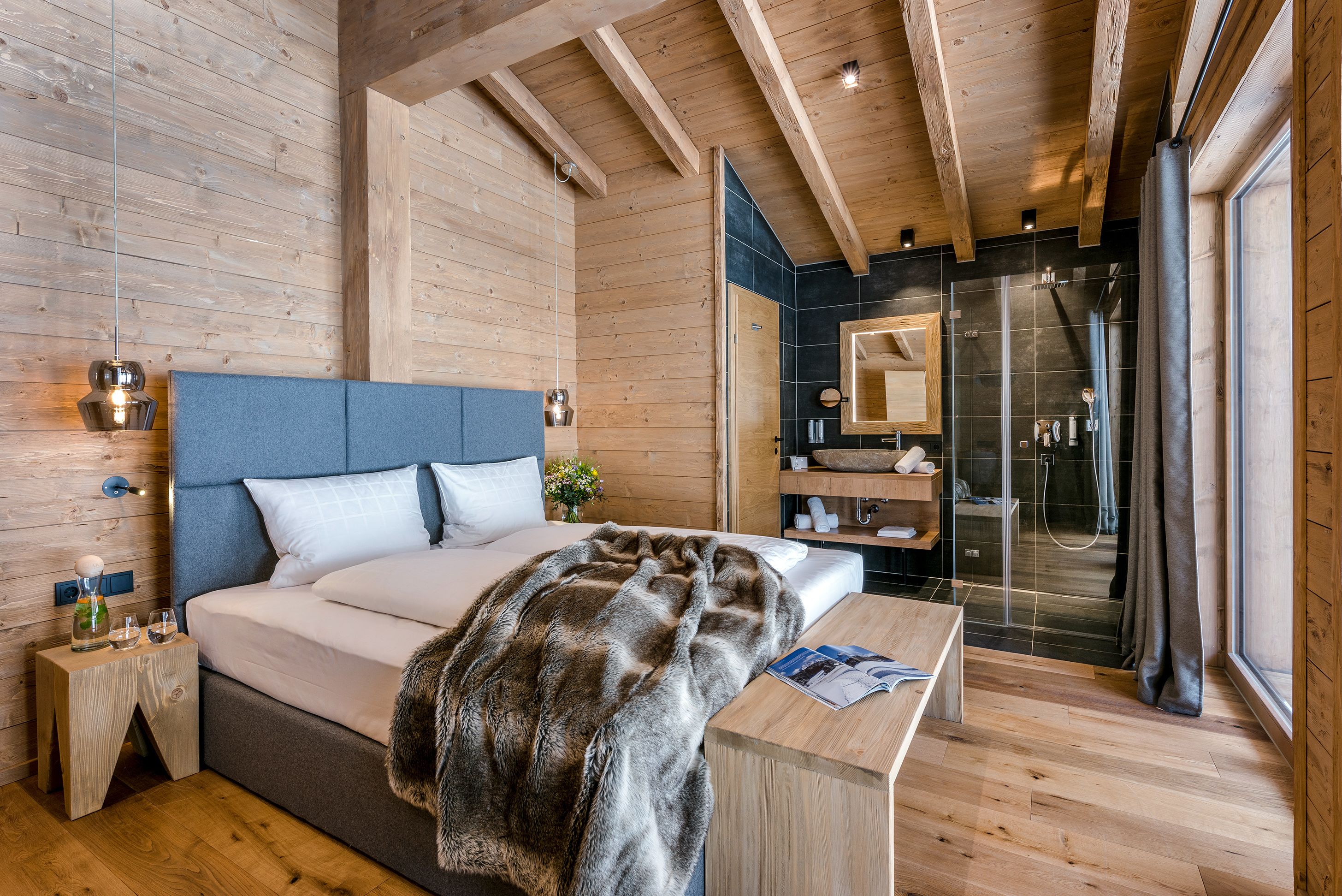 Luxury-Chalet, 2 Schlafzimmer, Sauna, Gartenblick | 1 Schlafzimmer, Bettwäsche aus ägyptischer Baumwolle